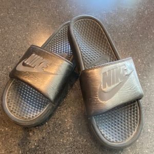 Men’s size 10 Nike slides